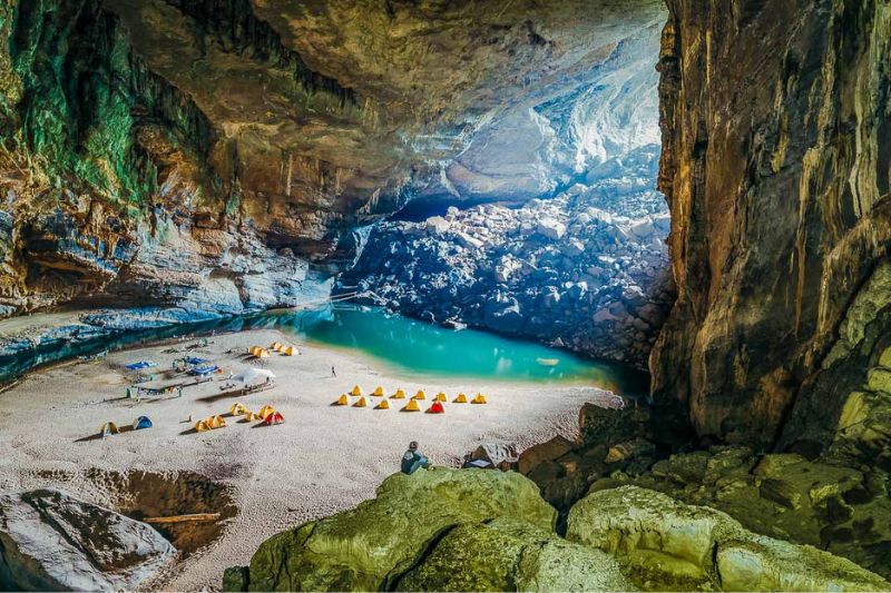 Explore a gift of nature - En Cave, Quang Binh with HoaBinh Tourist